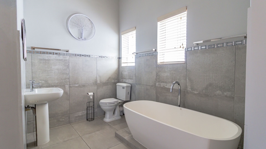 3 Bedroom Property for Sale in Lampiesbaai Western Cape